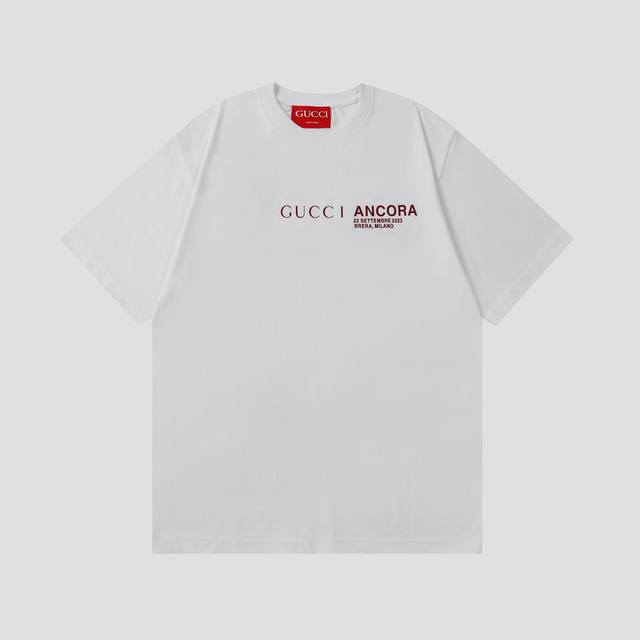 高品质 Gucci 2024 春夏新款圆领休闲t恤 创意总监sabatode Sarno 上任后的首个正式系列 以 Gucci Ancora 为主题 意大利语为